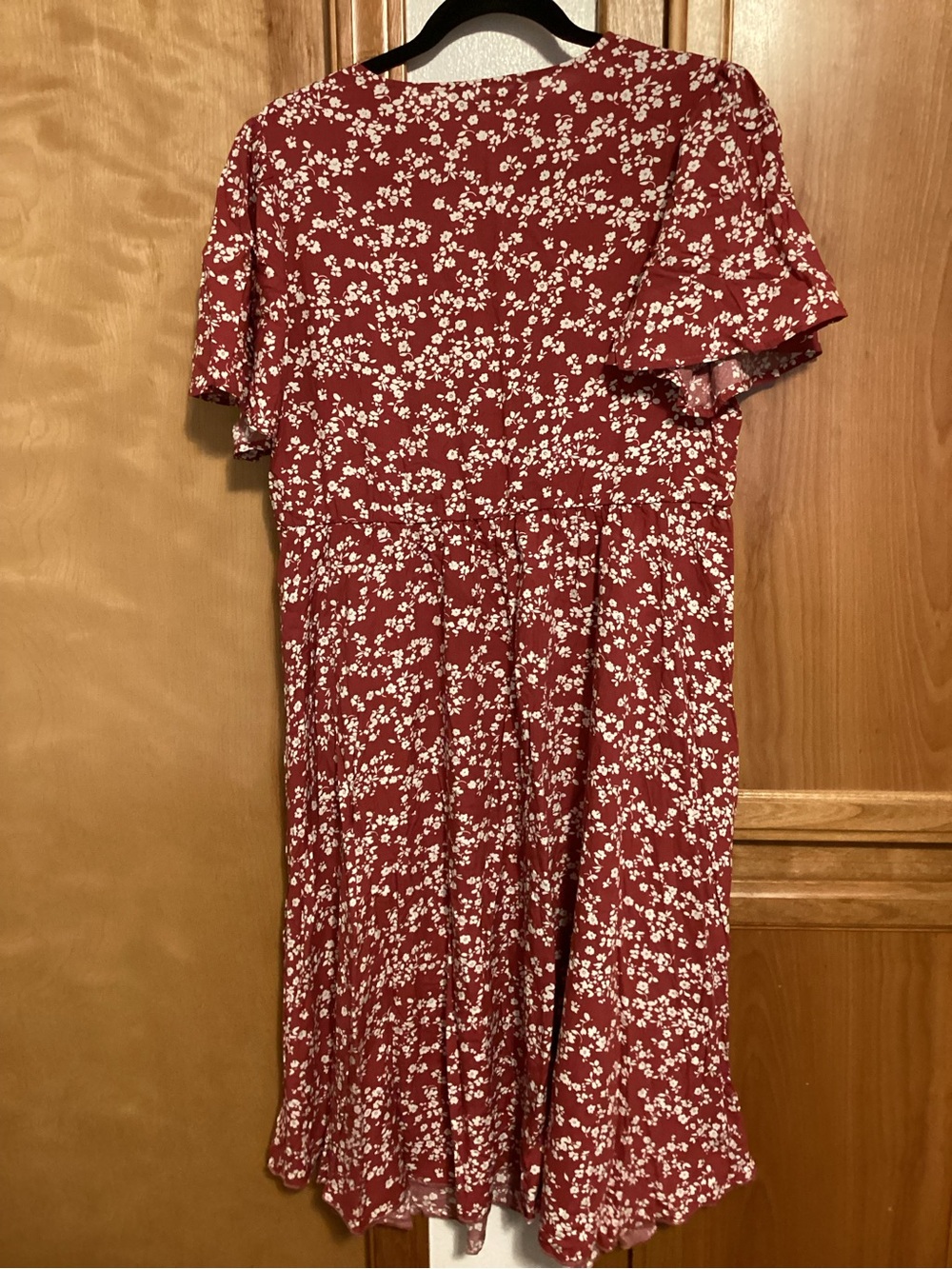 BloomChic Dark Pink Floral V-neck flutter sleeve Dress, size 12, NWT - Picture 3 of 10